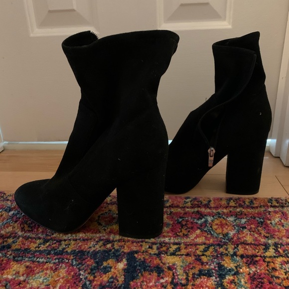 Marc Fisher - Picture 2 of 3